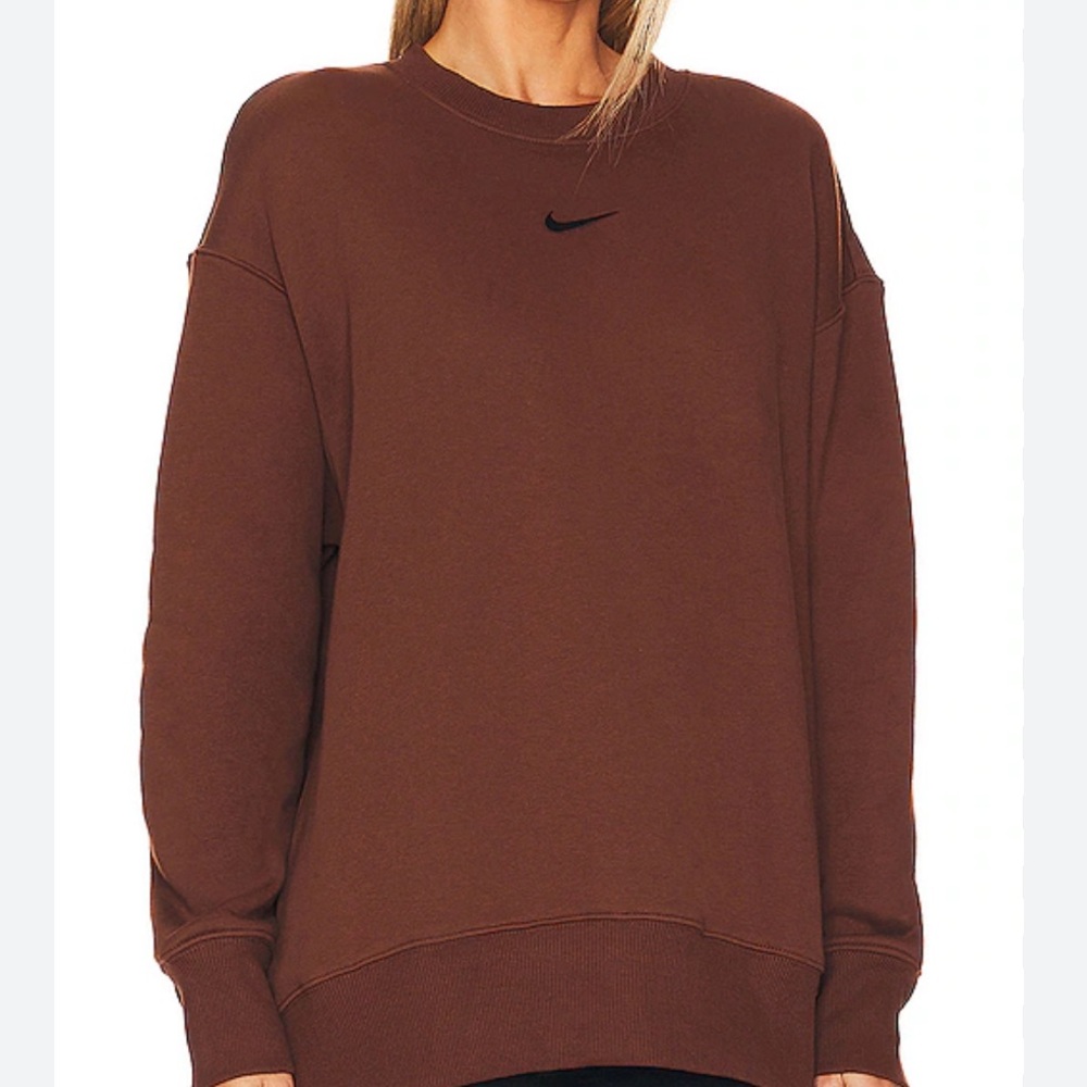 Nike FLEECE CREWNECK SWEATSHIRT
Color: Cacao Wow & Black